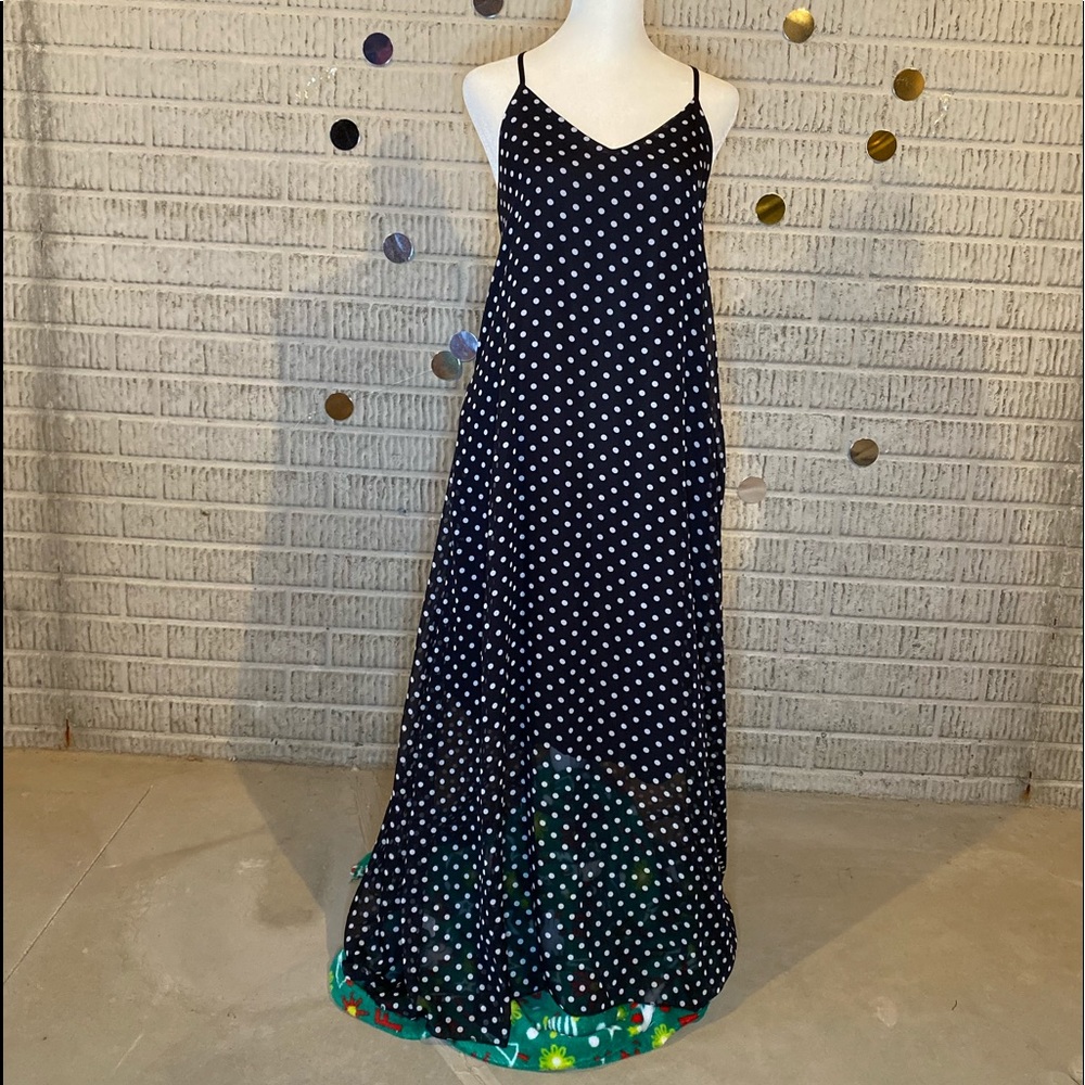 sleeveless maxi dress with polkadots - Picture 2 of 6